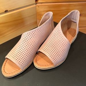 catherine malandrino pink suede flat